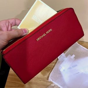 Michael Kors Chili Jet Set Wallet